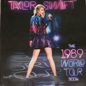 Taylor Swift 1989 World Tour Book